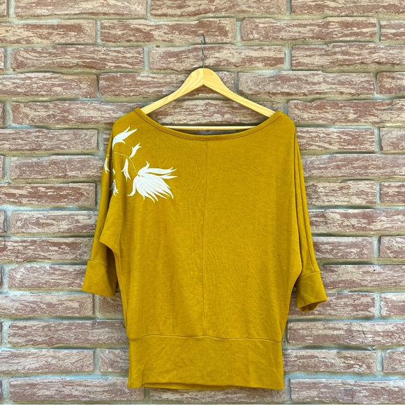 Off the shoulder sweater - Picture 2 of 2